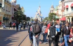 Consultez l’affluence des 2 parcs de Disneyland Paris !