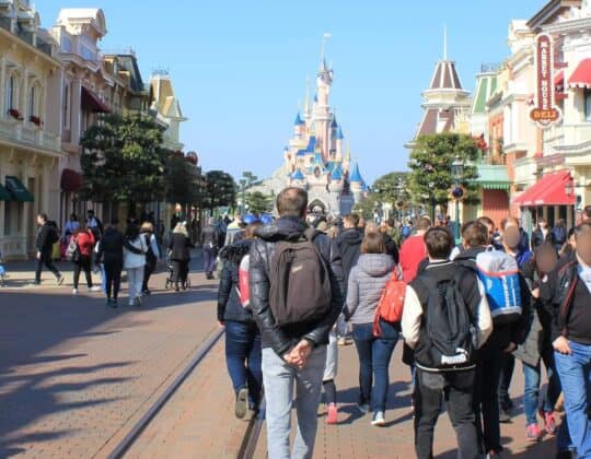 Consultez l’affluence des 2 parcs de Disneyland Paris !
